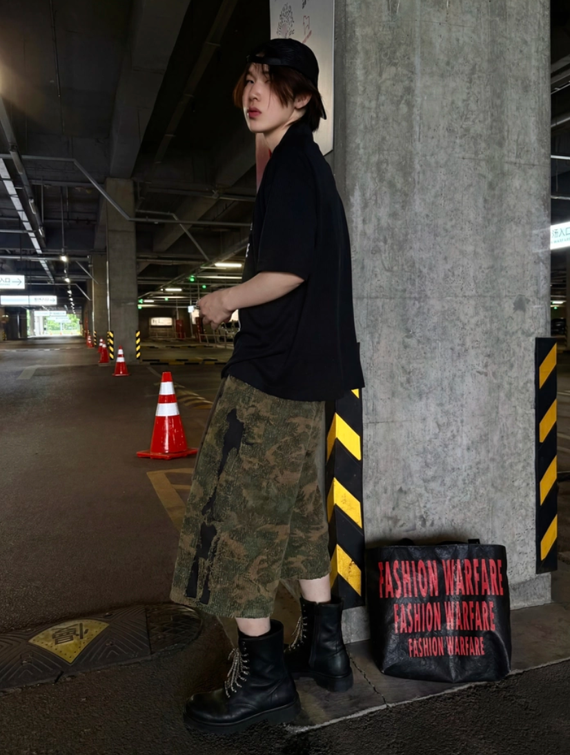 RELABEL Sticker Embroidery Contrasting Color Camouflage Eight-point Shorts