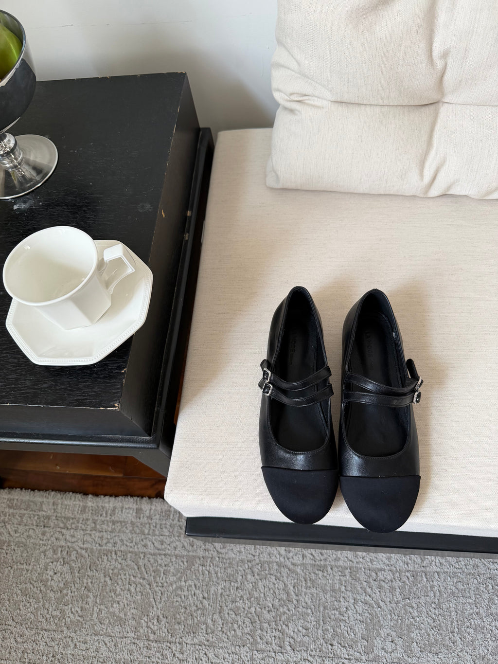 La mode Contrast Double-Strap Mary Janes