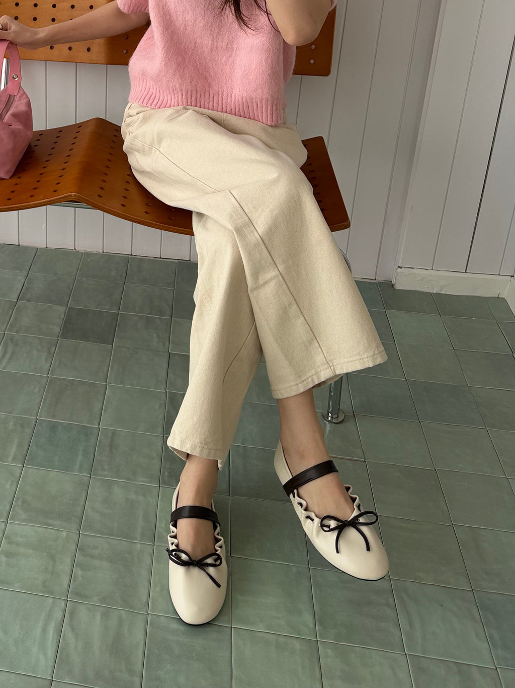 La mode Scalloped Tie Mary Janes
