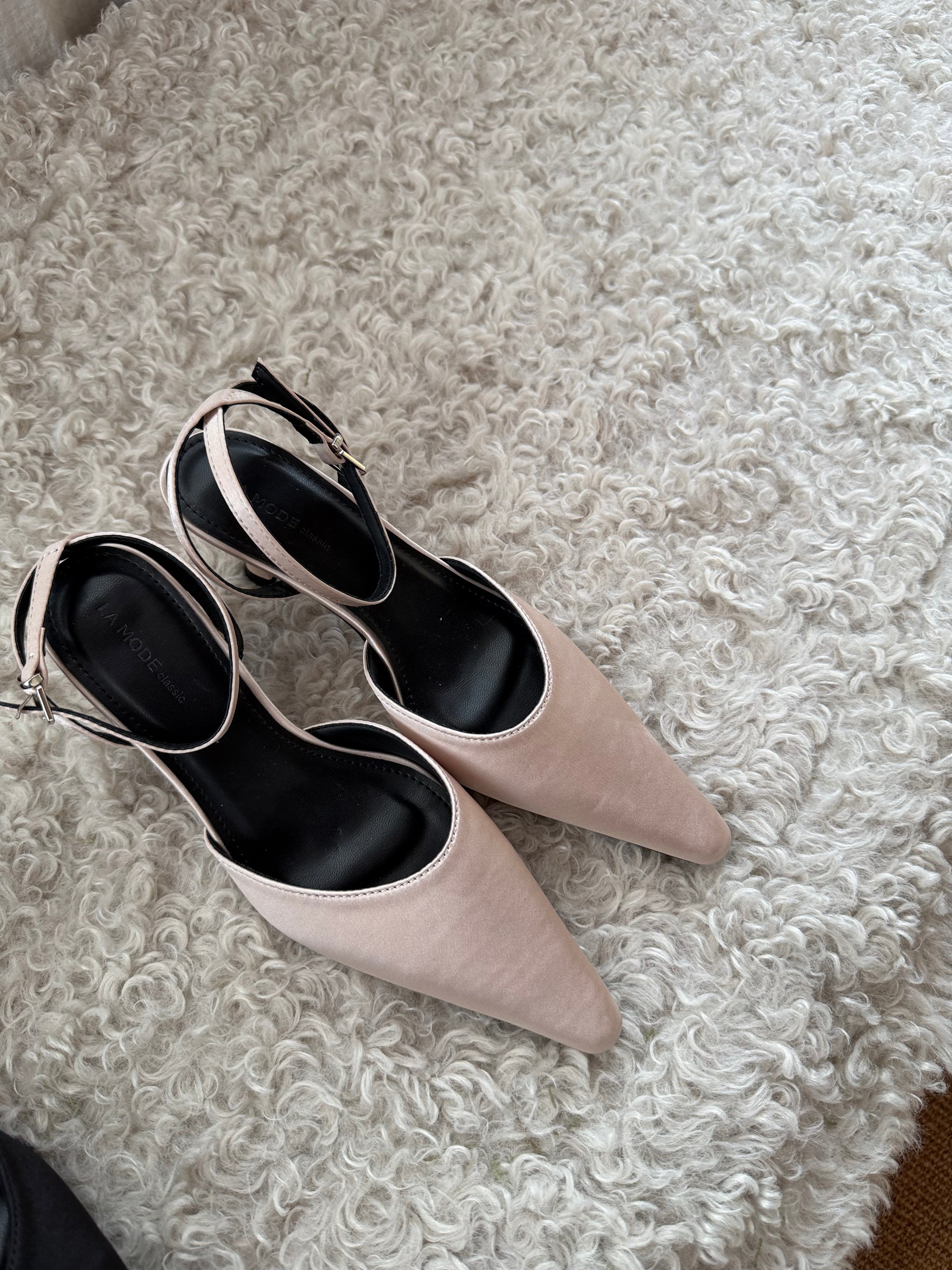 La mode Satin Petal Heels