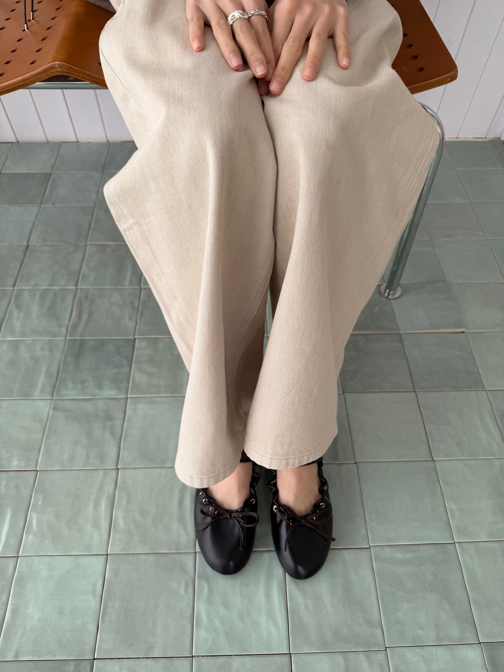 La mode Scalloped Tie Mary Janes