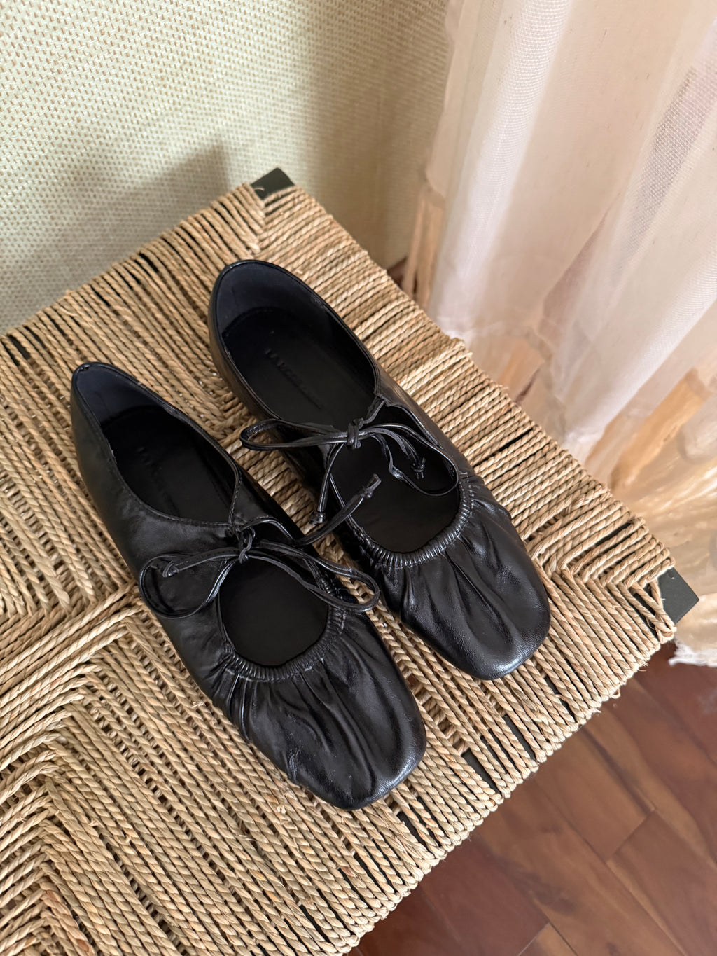 La mode Ruched Square-Toe Elastic Ballet Flats