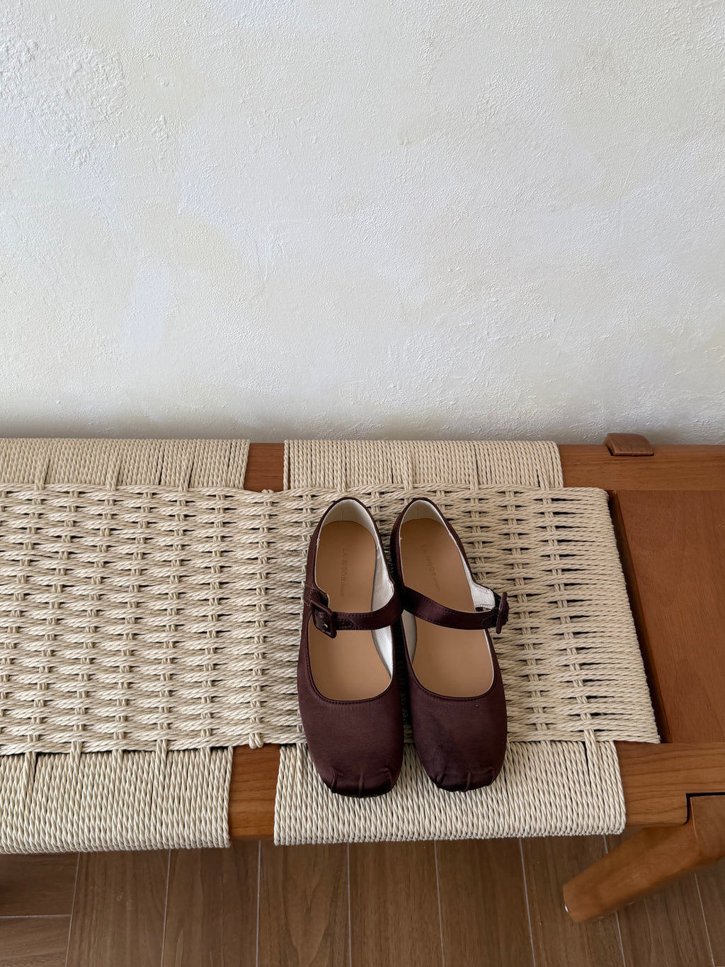 La mode Pleated Satin Mary Janes