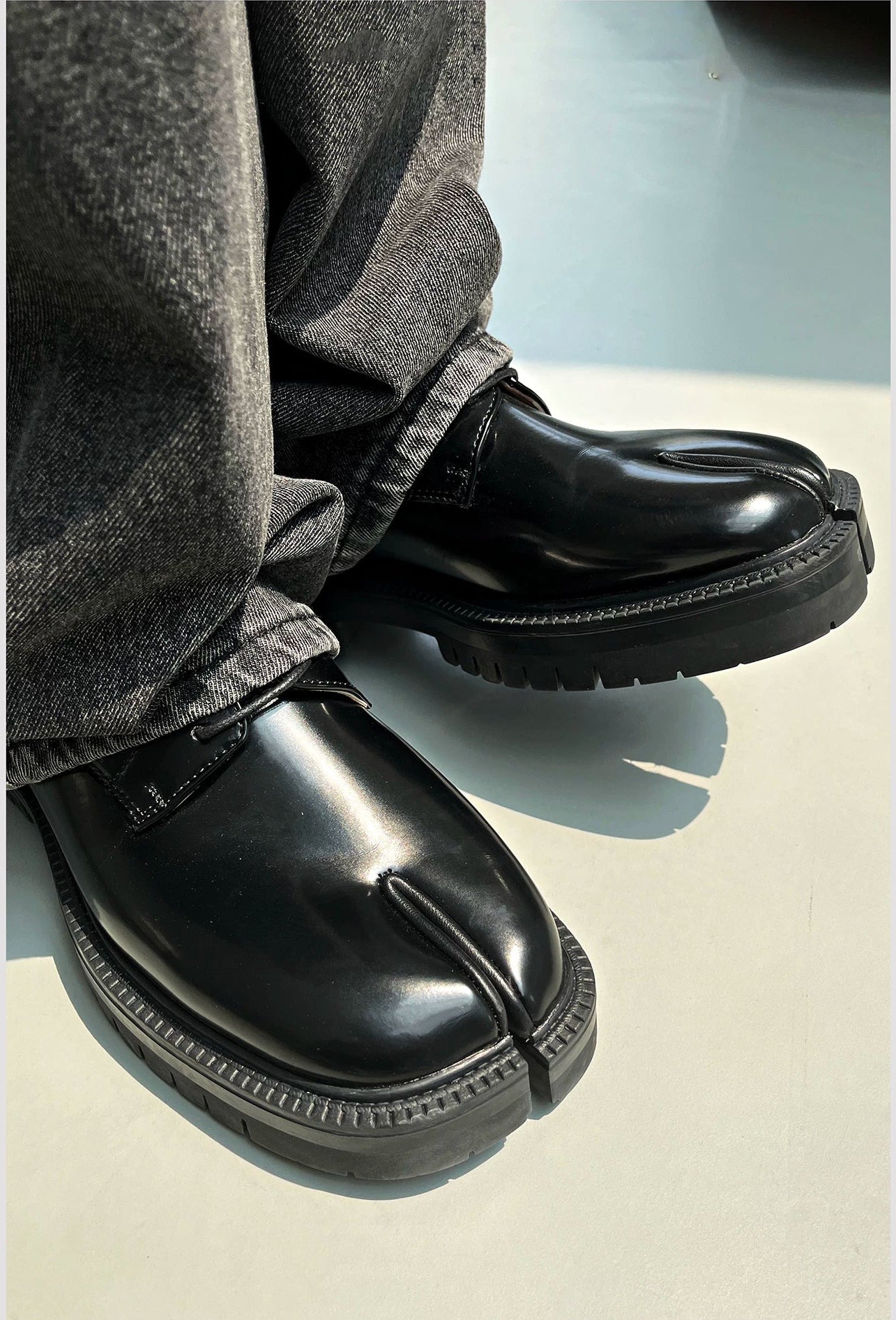 HANQIAORIJI Goodyear Welt Split-Toe Leather Tabi