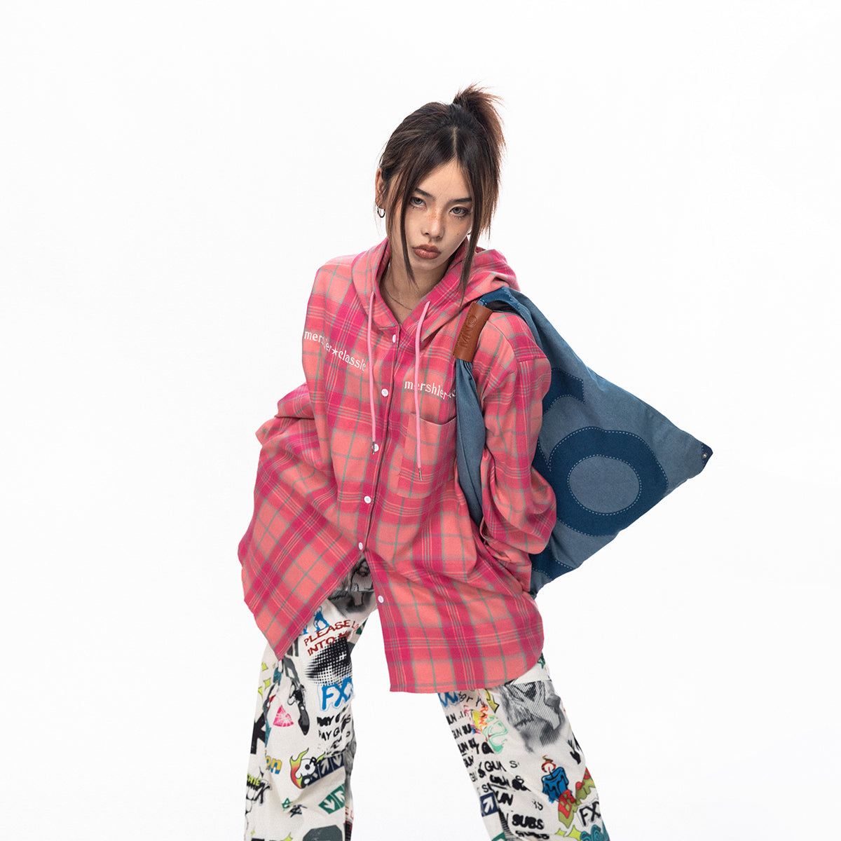 BLACKBB قميص زوجين فضفاضة مطرزة الوردي الصدر