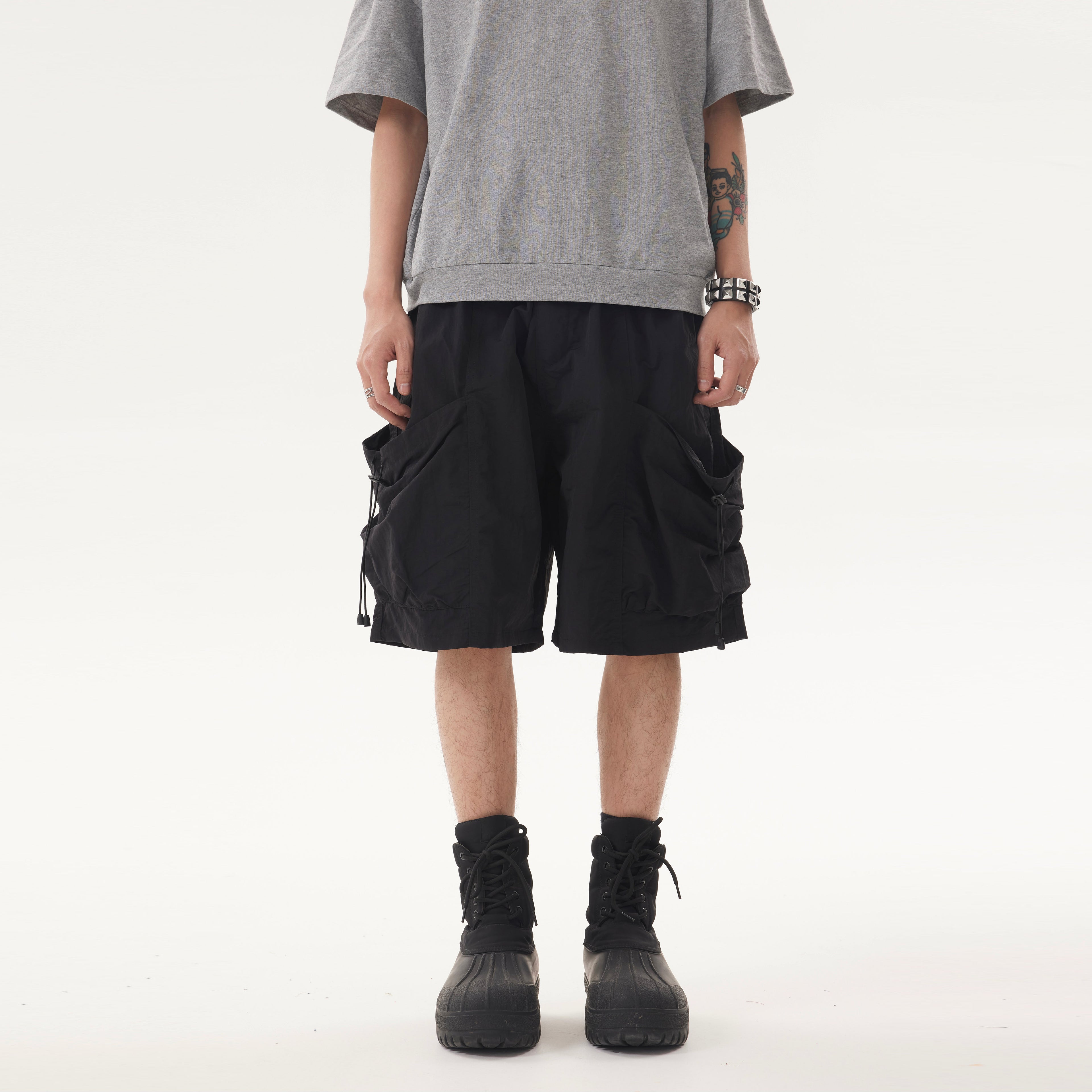 BTSG* شورت قصير مصنوع من نسيج مقاوم للماء ومتجعد