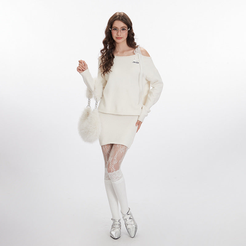 Nariele loose neckline streamer design cropped sweater