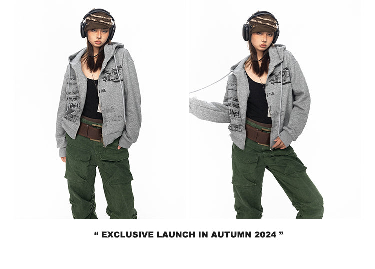 سترة BLACKBB ذات سحاب وطباعة حروف أمريكية قديمة