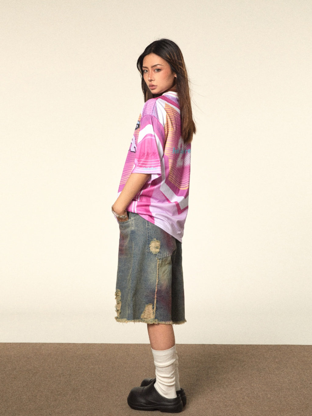 BLACKBB American Personality قميص رياضي وردي مطبوع برقبة على شكل حرف V