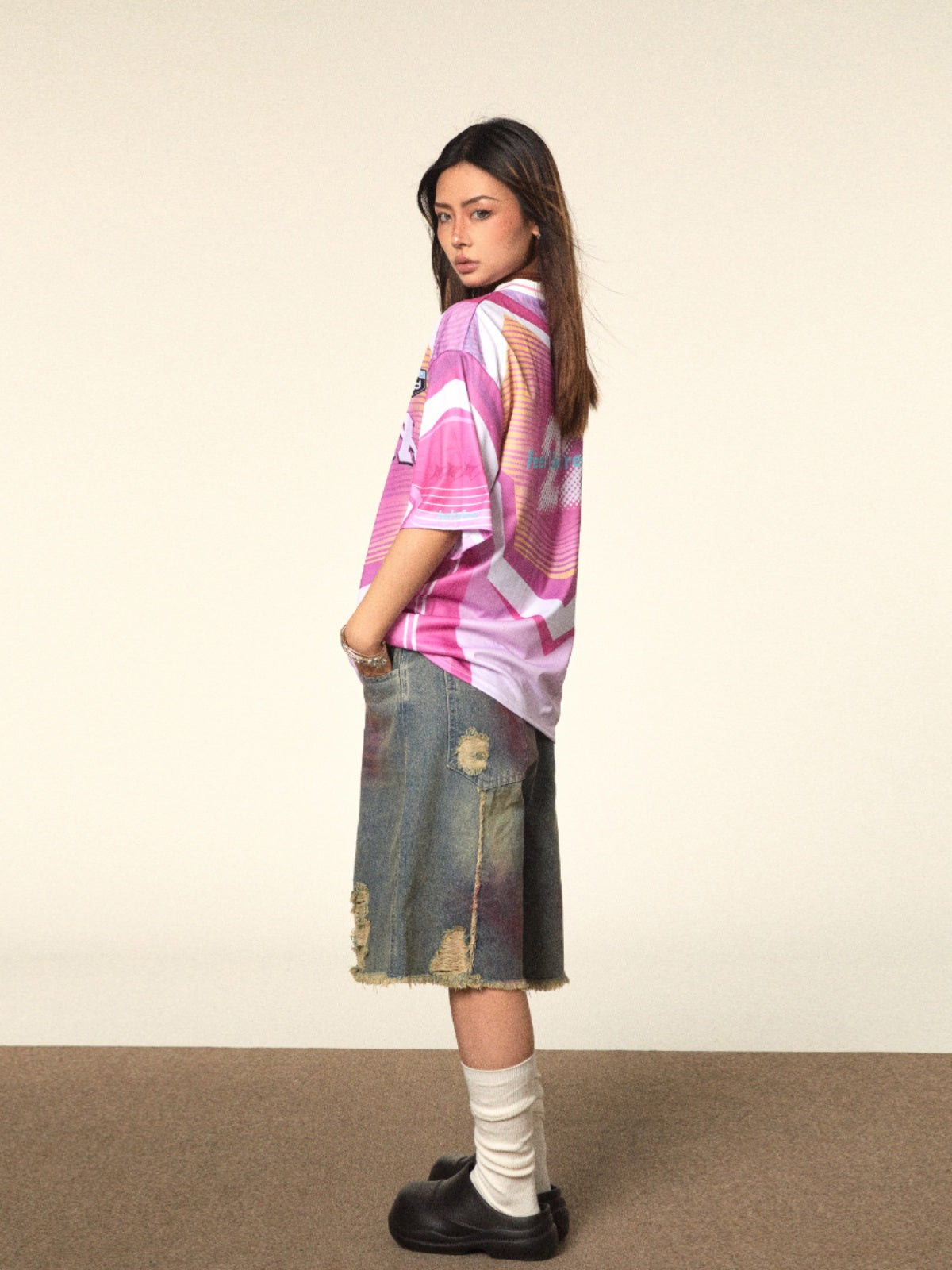 BLACKBB American Personality قميص رياضي وردي مطبوع برقبة على شكل حرف V