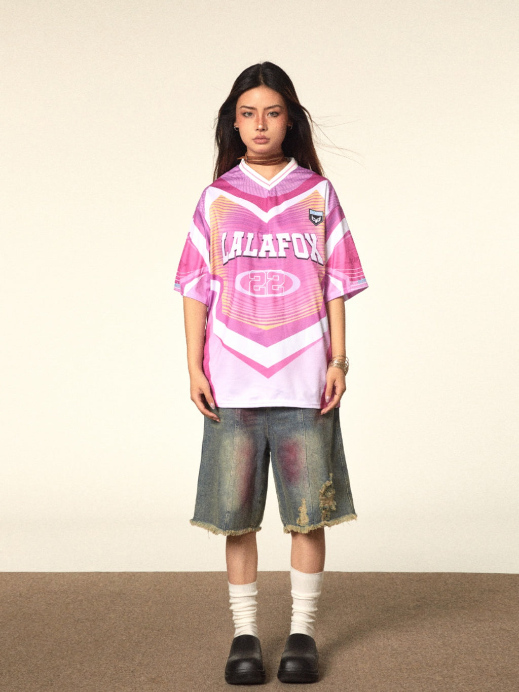 BLACKBB American Personality قميص رياضي وردي مطبوع برقبة على شكل حرف V