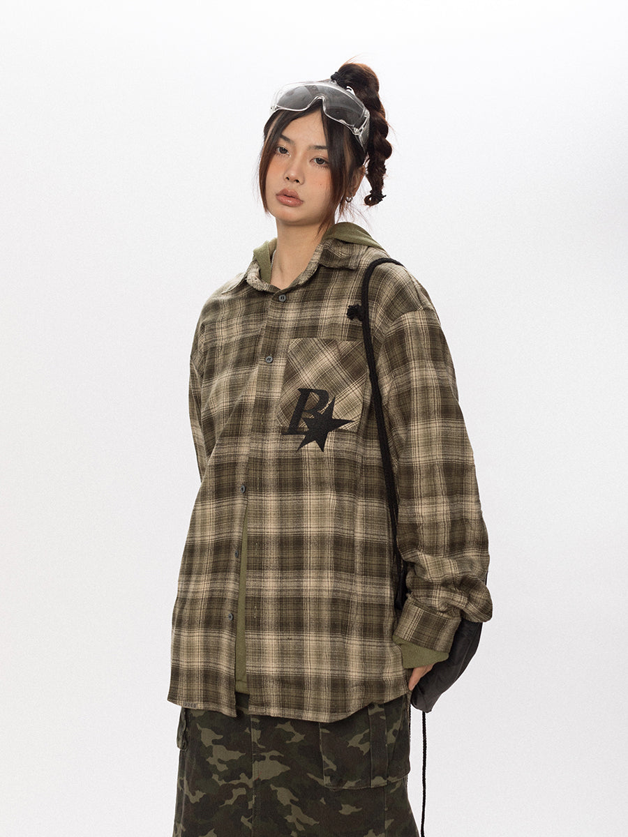 قميص BLACKBB كلاسيكي منقوش بطباعة حرف B