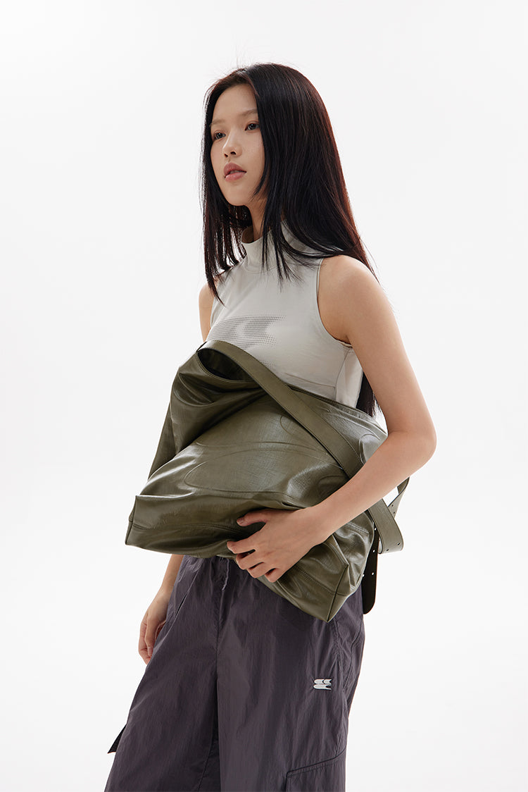 حقيبة جلدية كروس ذات سعة كبيرة من CryingCenter باللون الأسود والشمع الزيتي