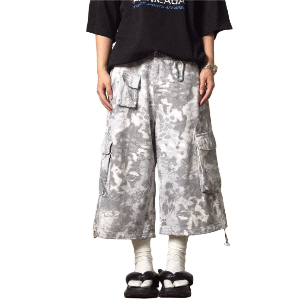 BLACKBB Camouflage Loose Denim Cropped Pants