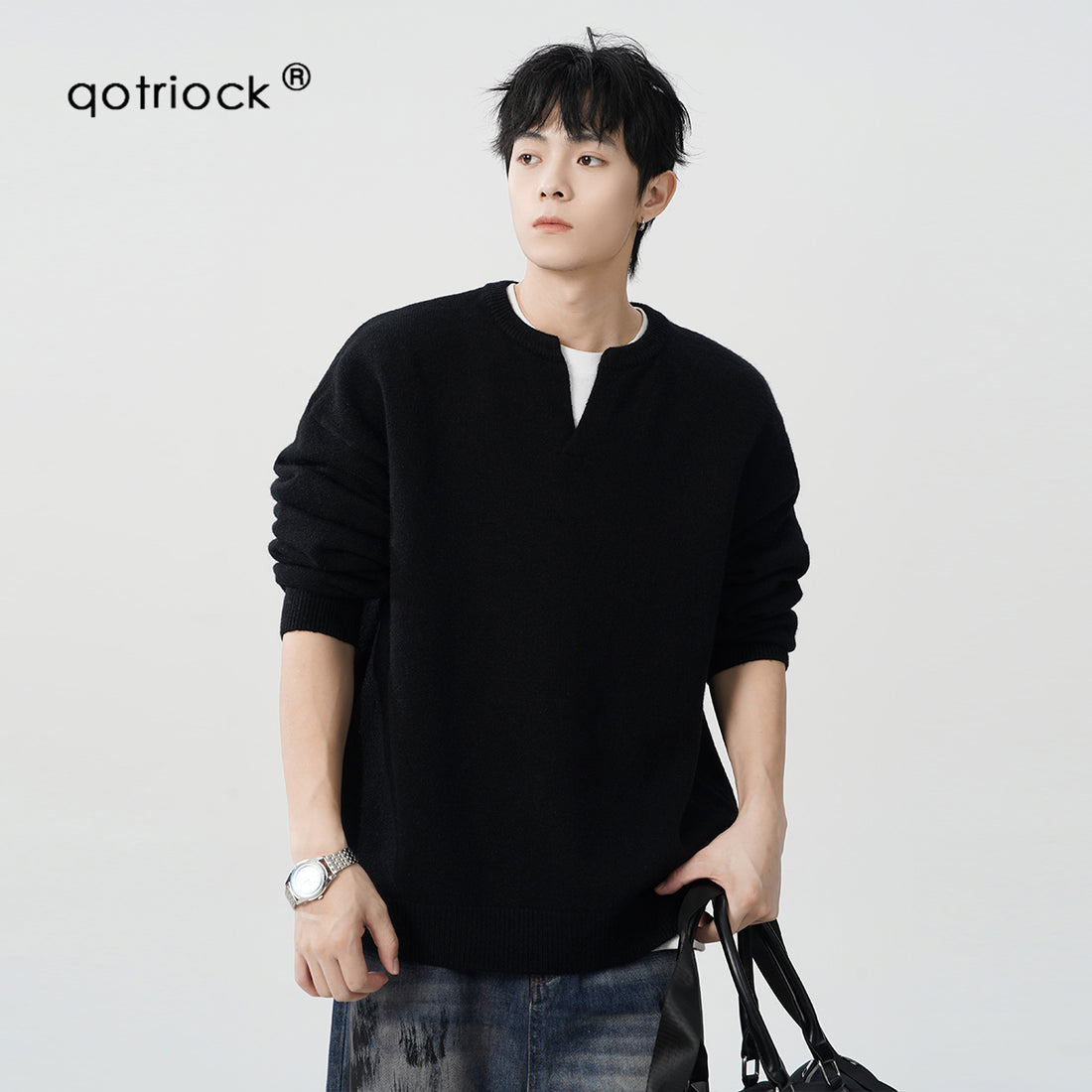 QOTRIOCK V-neck Sweater