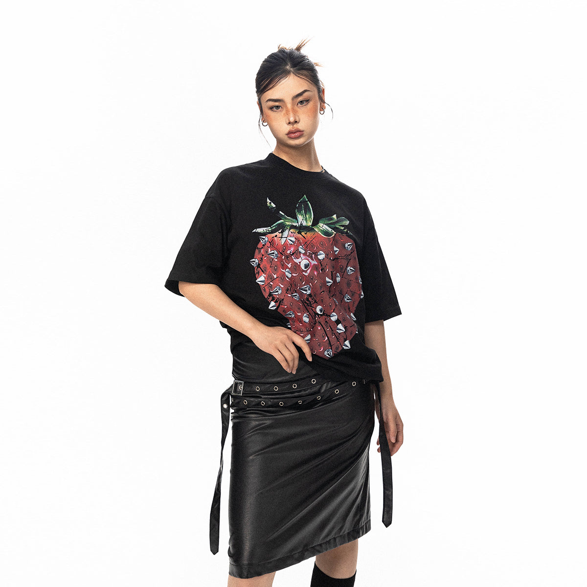 تي شيرت BLACKBB عصري بطبعة فراولة ثلاثية الأبعاد