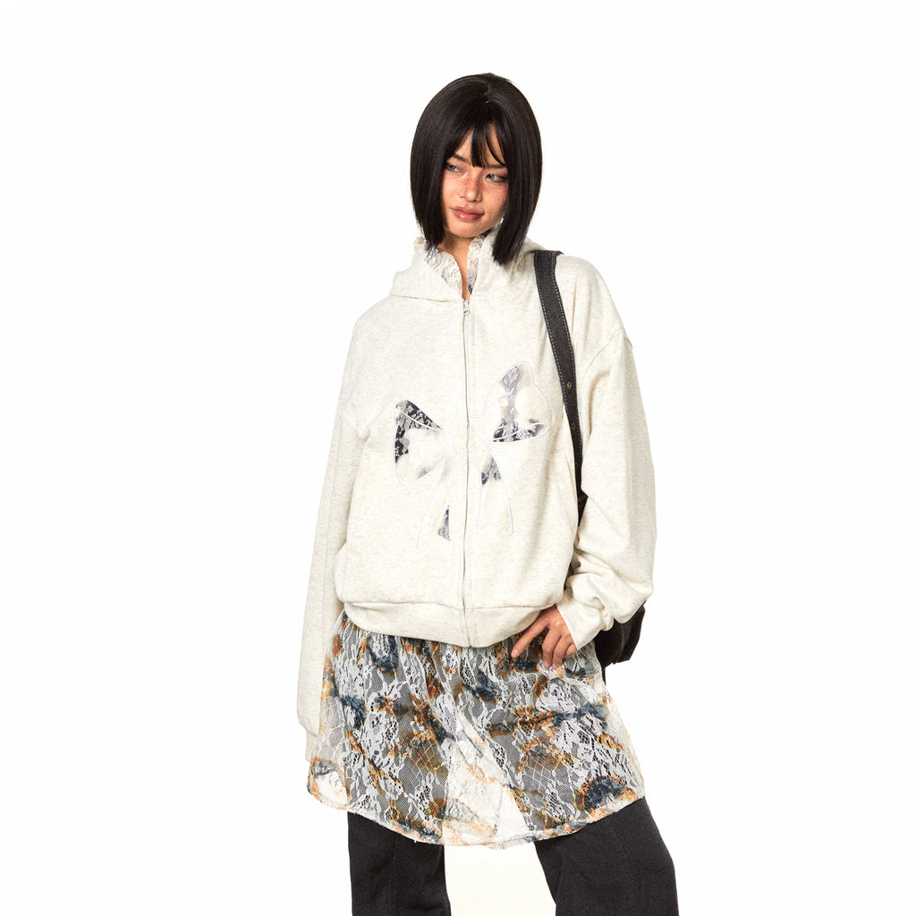 سترة BLACKBB من الدانتيل ذات سحاب ومطرزة ومزودة بفيونكة