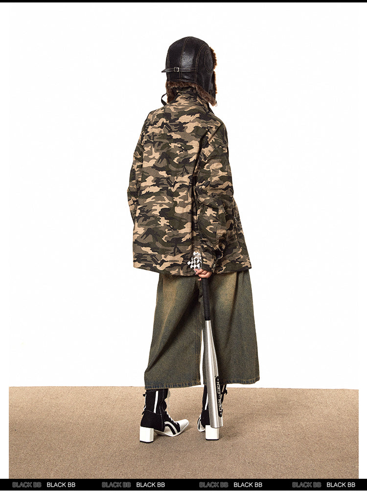 سترة معطف مموه ذات رقعة عتيقة من BLACKBB