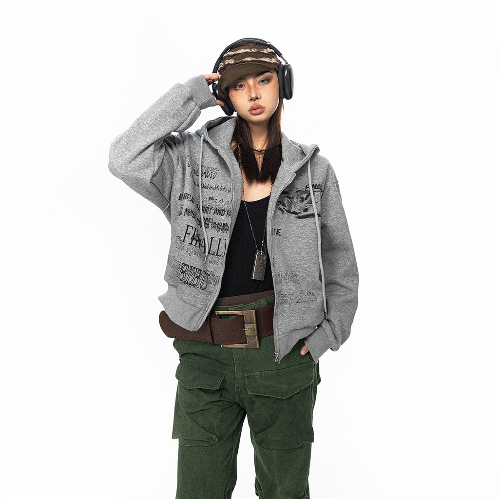 سترة BLACKBB ذات سحاب وطباعة حروف أمريكية قديمة