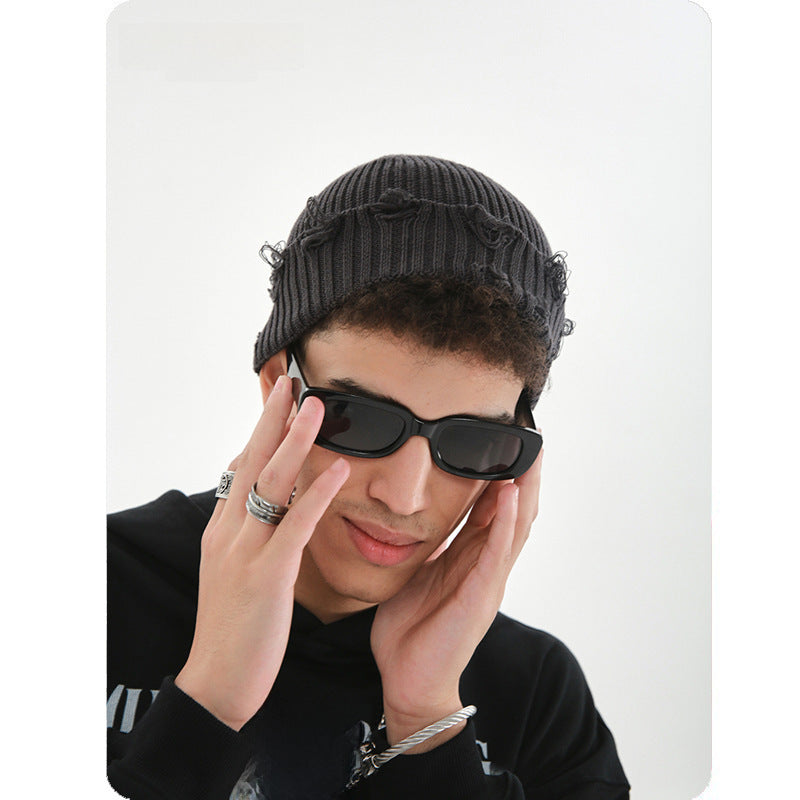 قبعة بوني محبوكة ممزقة من UNF