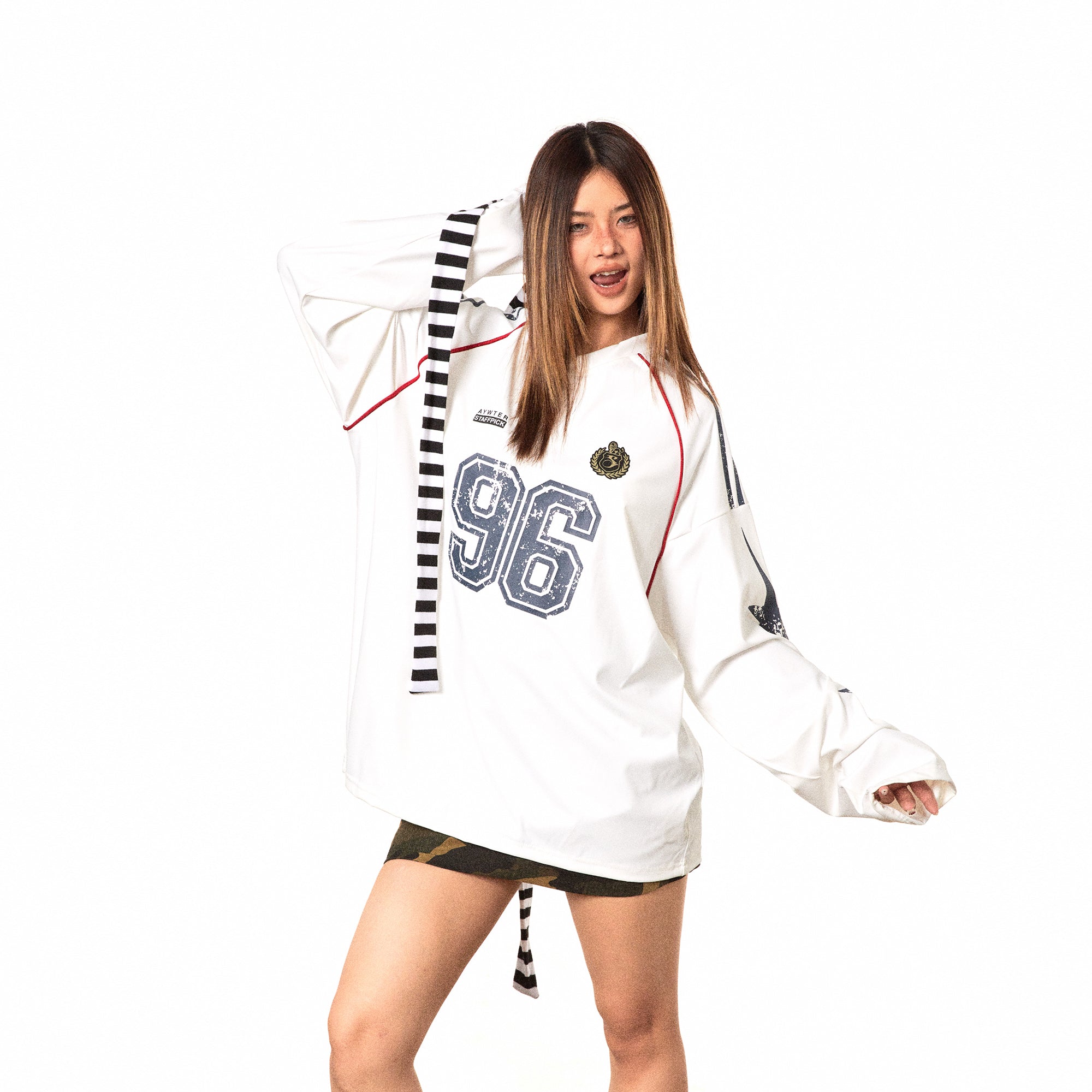 قميص BLACKBB الأمريكي بأكمام طويلة ورقبة على شكل حرف V