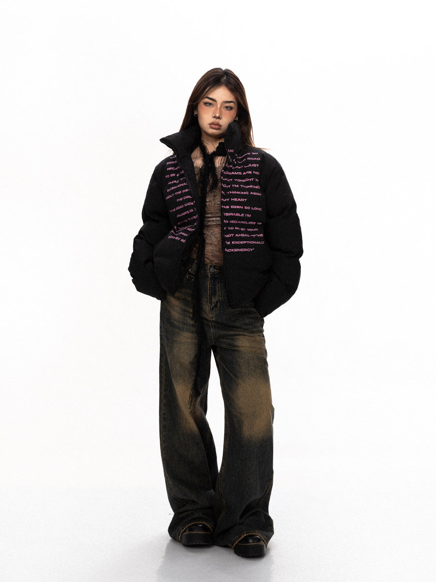 سترة سميكة بتصميم مطبوع عليها حروف باللون الوردي من BLACKBB