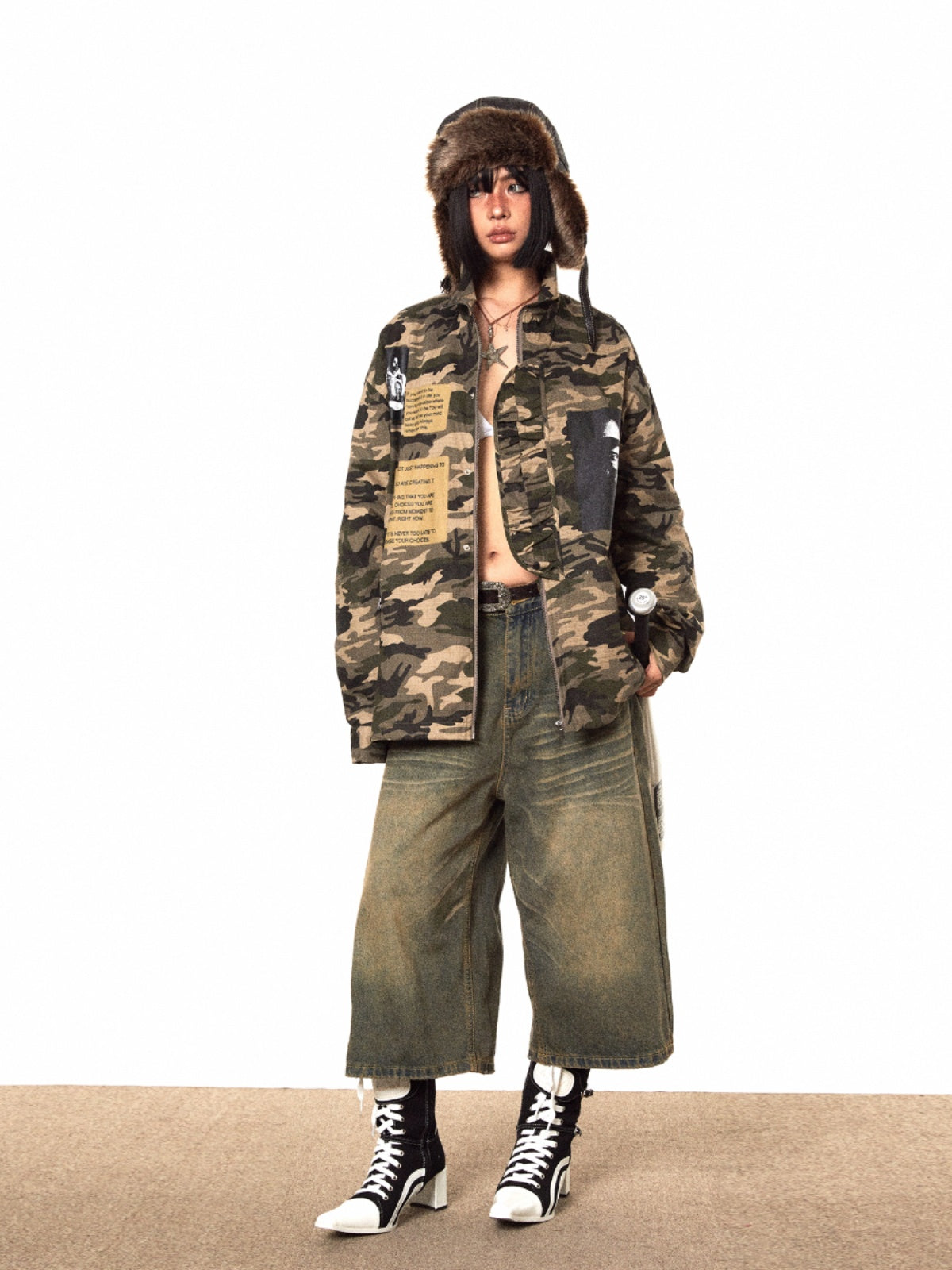 سترة معطف مموه ذات رقعة عتيقة من BLACKBB