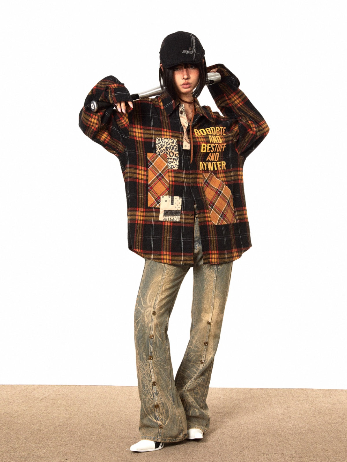 قميص BLACKBB Retro Elements بطبعة منقوشة وأكمام طويلة