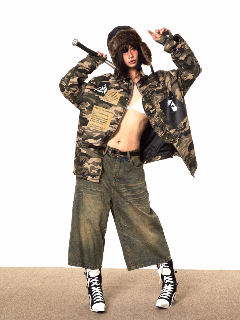 سترة معطف مموه ذات رقعة عتيقة من BLACKBB