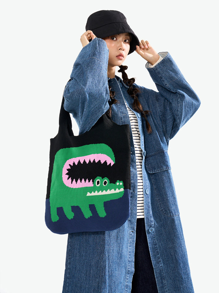 FREEIN's crocodile knit tote bag