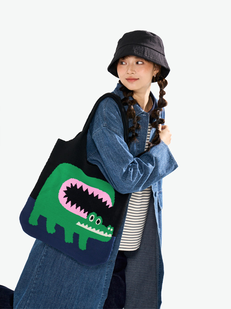 FREEIN's crocodile knit tote bag