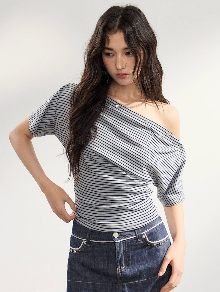 WITHMIN Rivet Snap Button One-word Shoulder Waist Tee