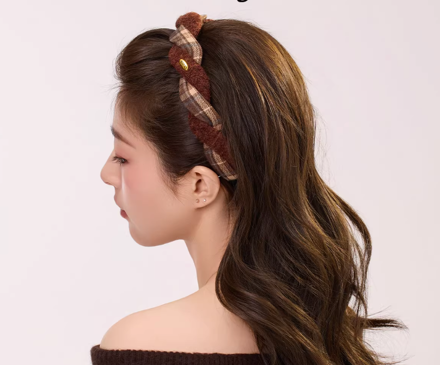 DODOGOGO Retro Woolen Plaid Face Wash Headband