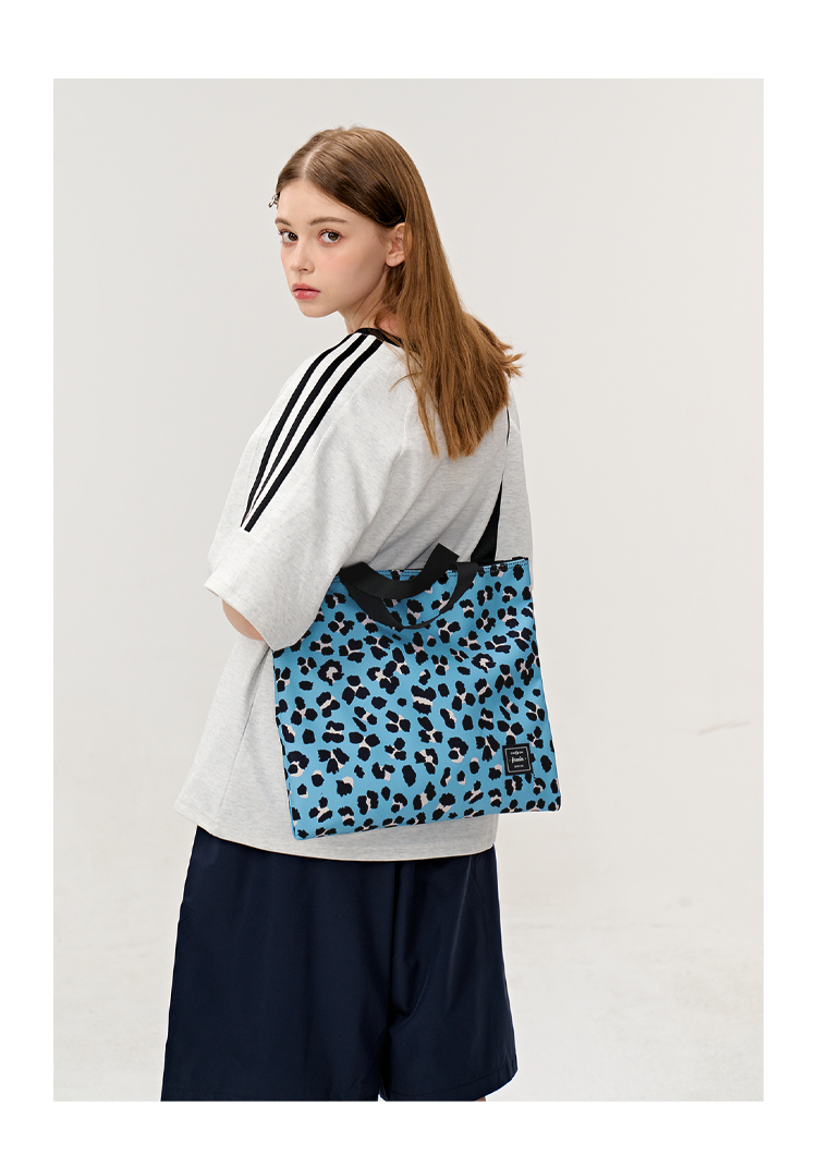 FREEIN leopard print tote bag