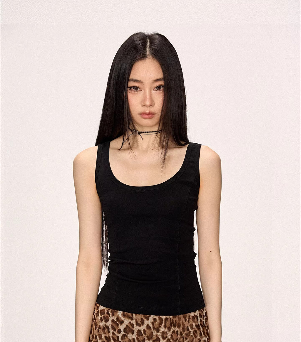 Cherry Melody Slim Fit U-neck Vest