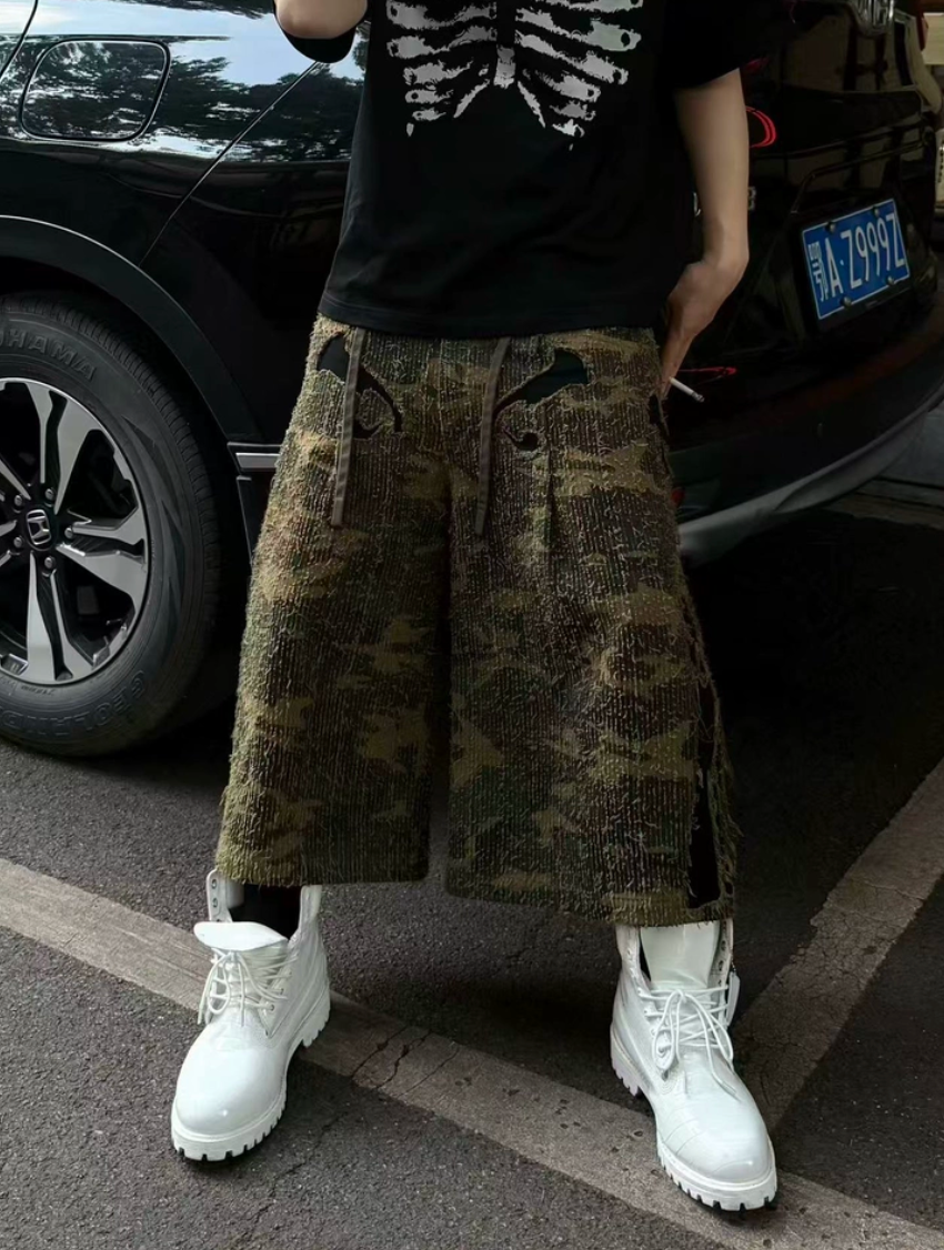 RELABEL Sticker Embroidery Contrasting Color Camouflage Eight-point Shorts