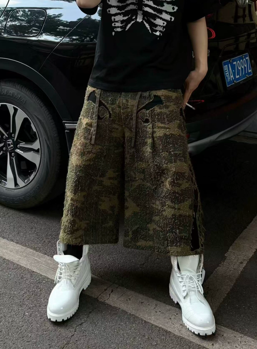 RELABEL Sticker Embroidery Contrasting Color Camouflage Eight-point Shorts