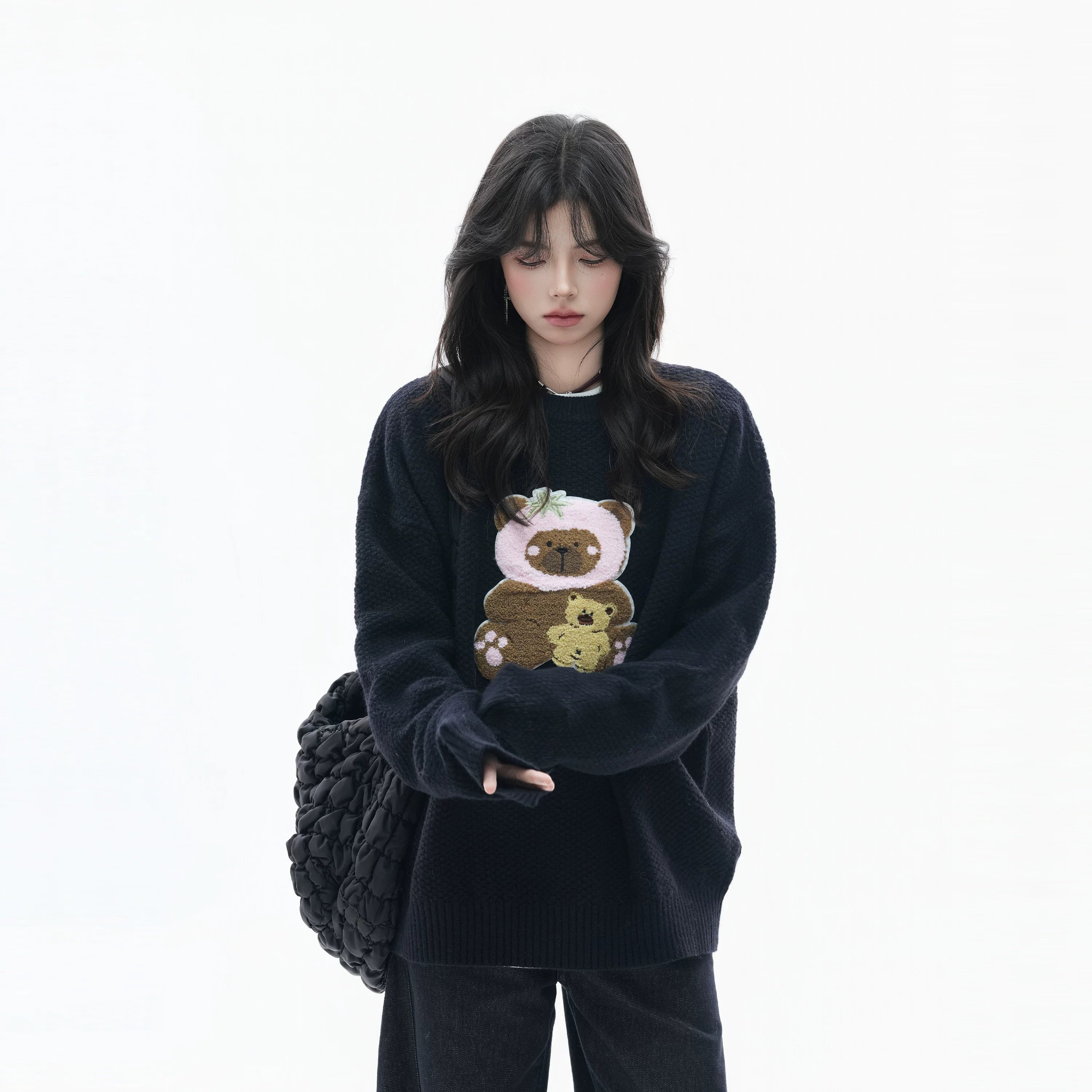 Zuocisankon Slack Soft Waxy Towel Embroidered Bear Sweater