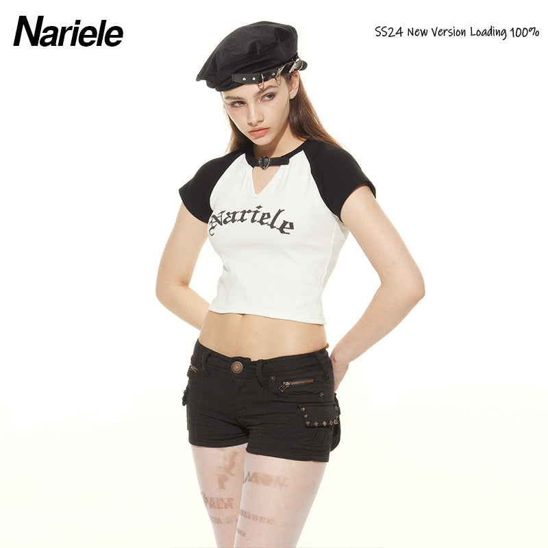 Nariele Hollow Letter Print Contrasting Tee