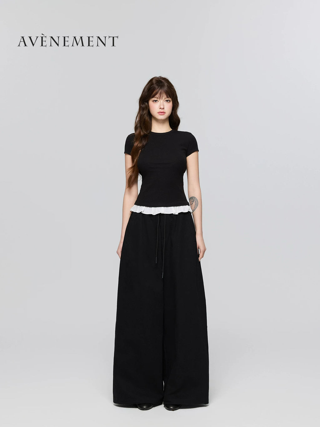 Avenement Splicing Lace Slim Body Contrasting Tee