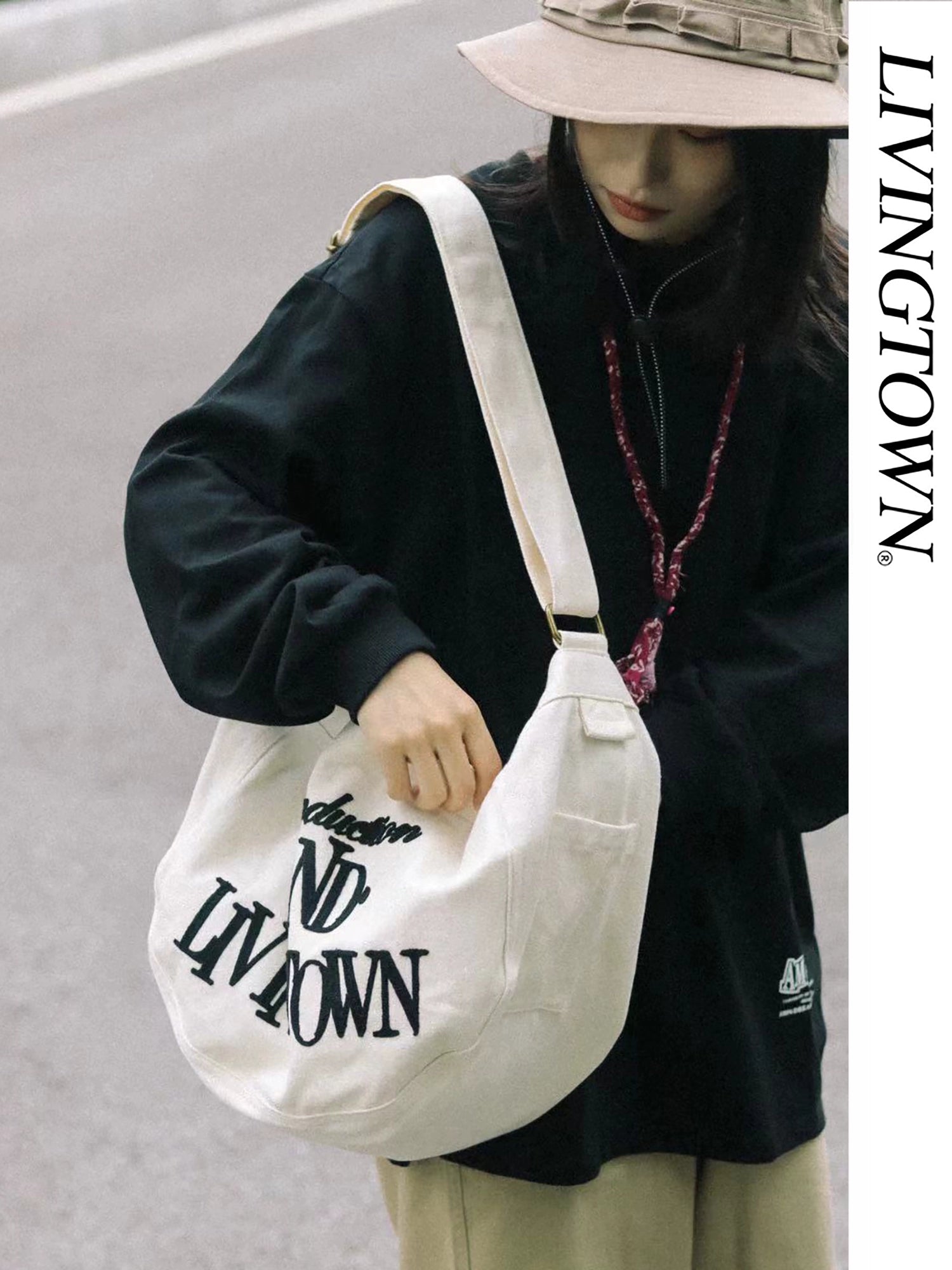 LivingTown Vintage Large Capacity Commuter Japanese Casual Canvas Bag