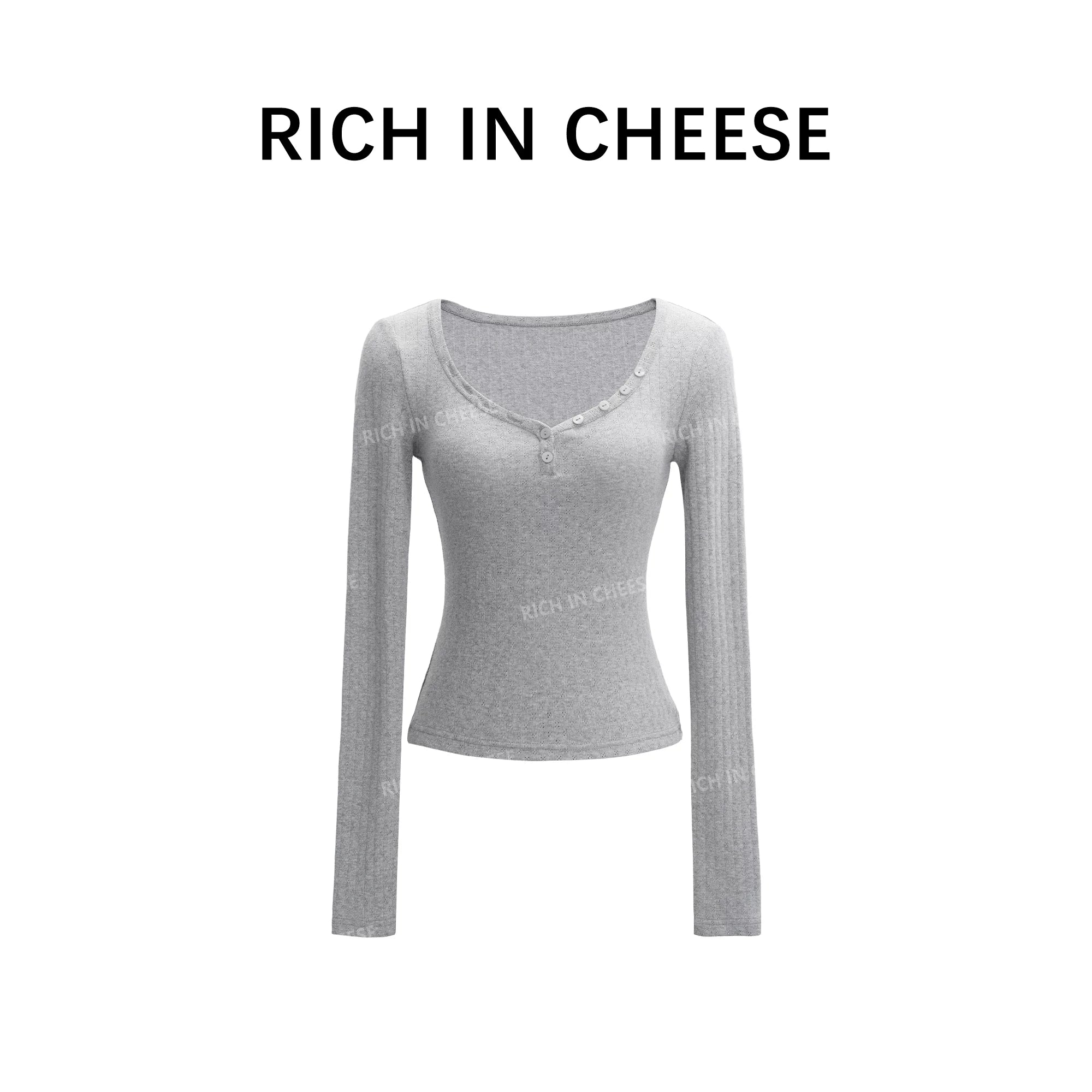 RICH IN CHEESE Slim and Versatile Long Sleeves