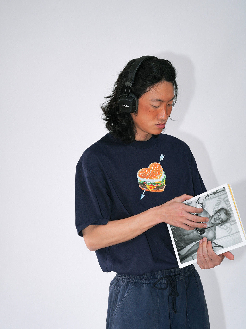 O3PARK Loose and Versatile "Love Burger" Printed Tee