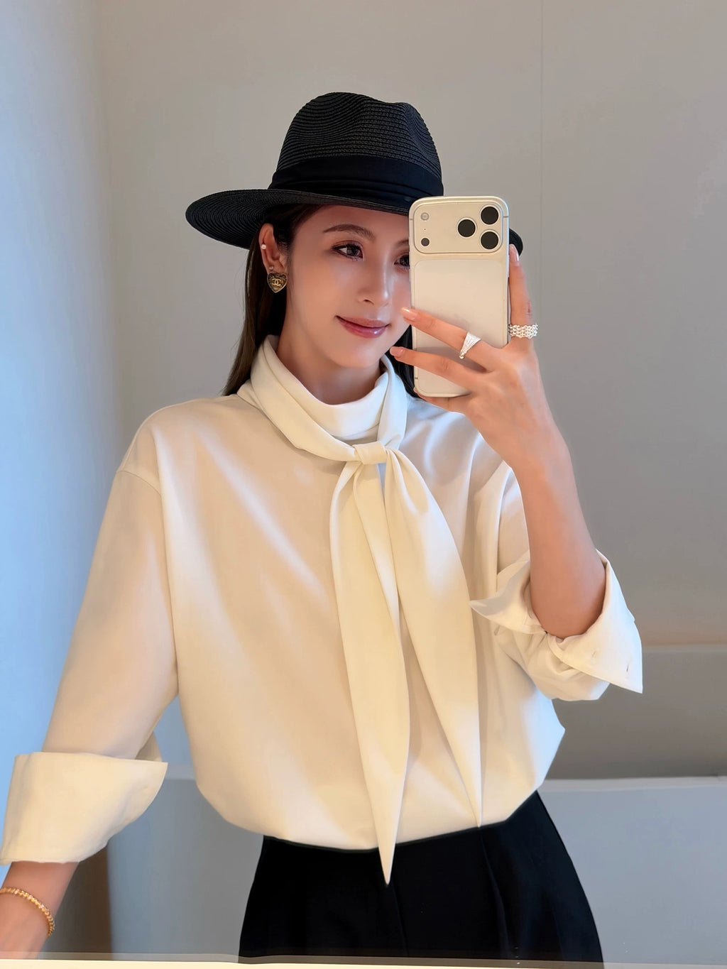 NEVA HU Loose Ribbon Shirt