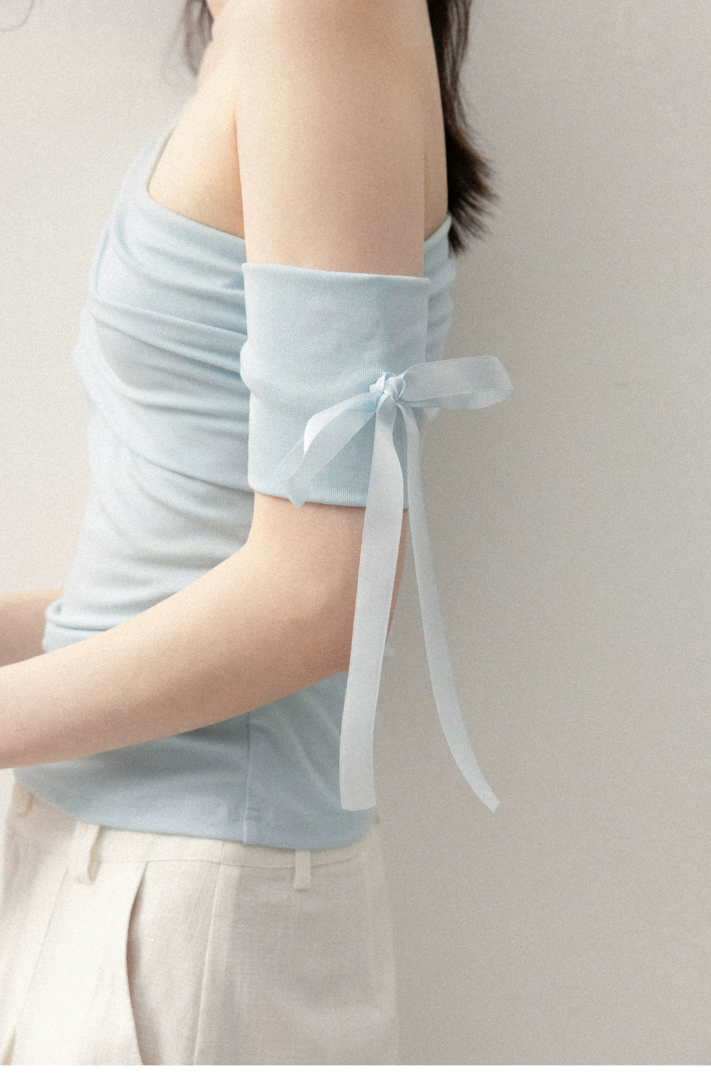 Cantonstory Slanted Shoulder Waist Slim and Thin Tee
