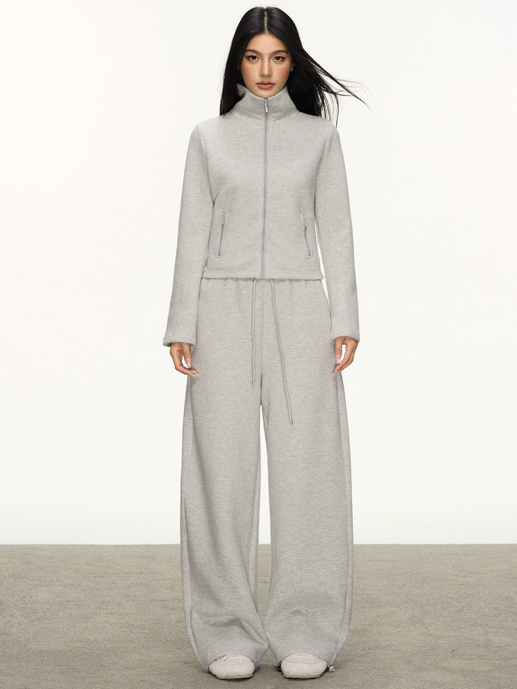 Anna Aneae Stand-up Collar Thermal Short Jacket Sweatpants Two-piece Set