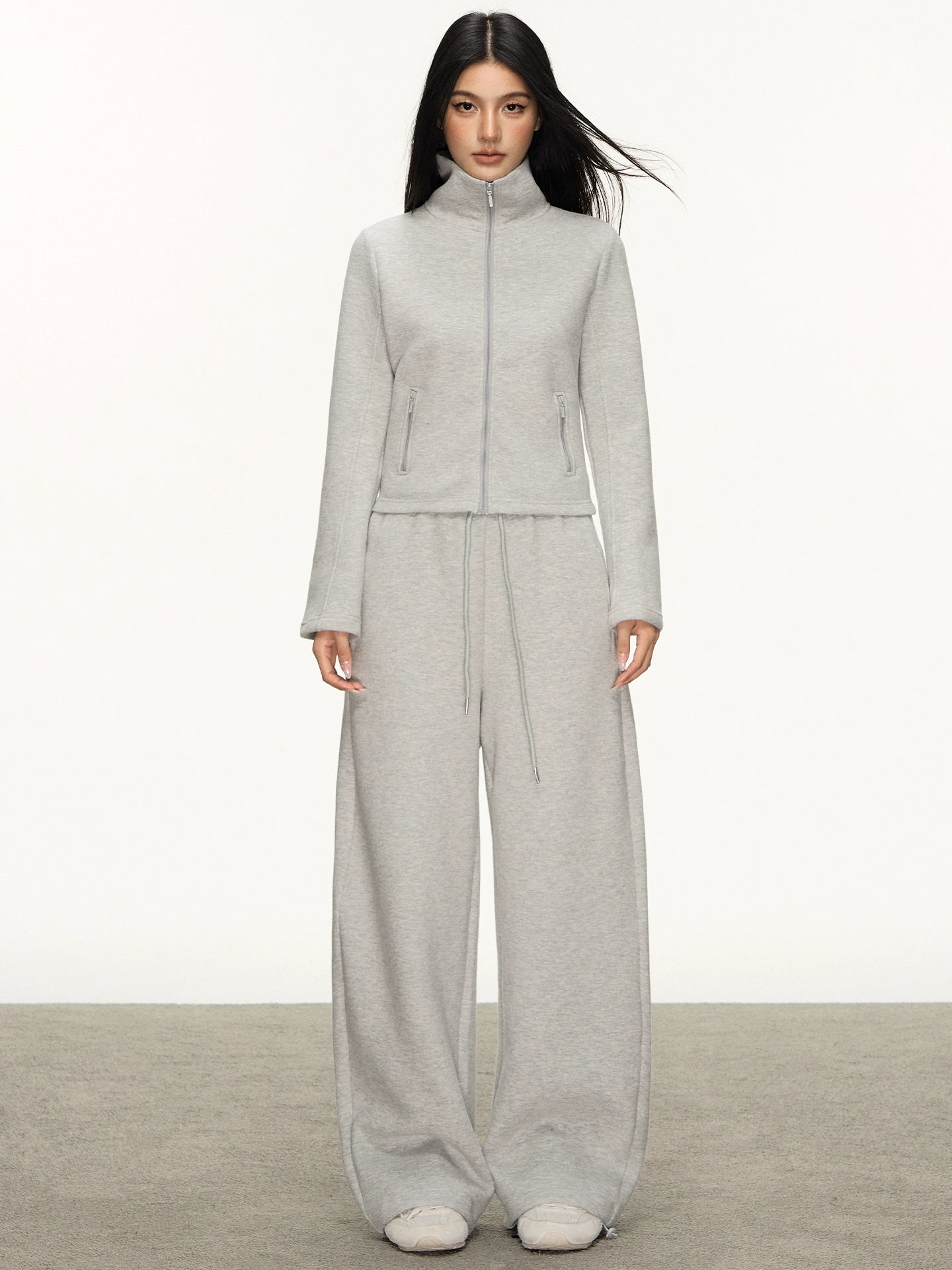 Anna Aneae Stand-up Collar Thermal Short Jacket Sweatpants Two-piece Set