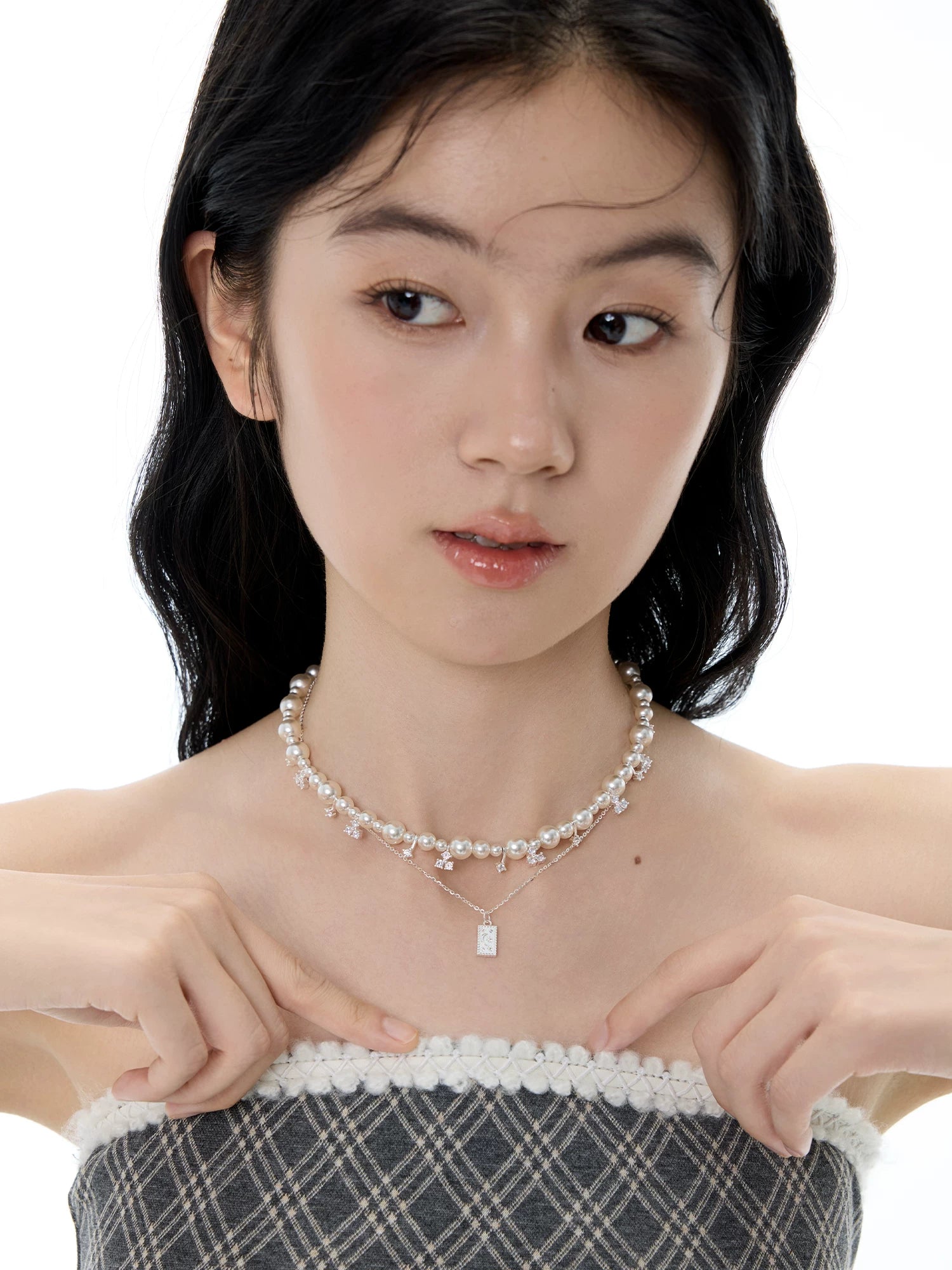 NO SOLUTION Silver Pearl Necklace Stacked with Light Luxury Collarbone Chain