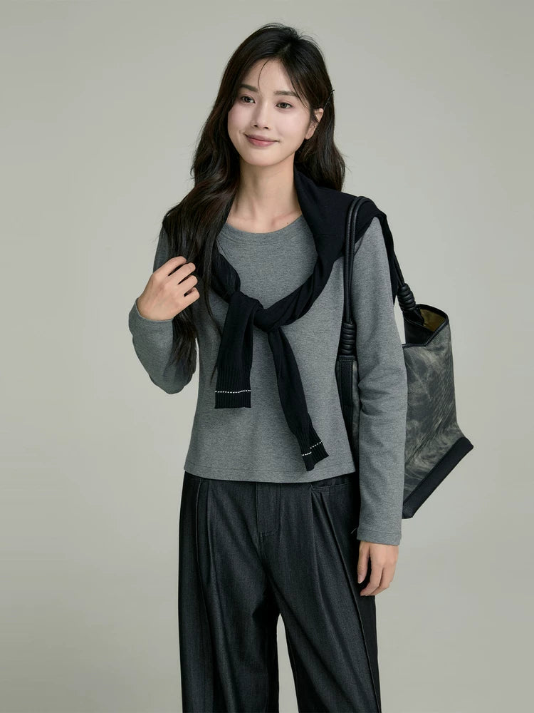 XUJING Simple V-neck Slim and Thin Tee