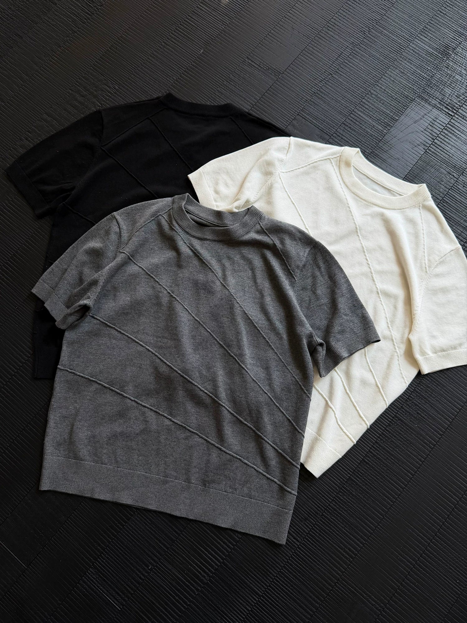 KREATE Front Shoulder Three-dimensional Jacquard Crew Neck Knitted Tee